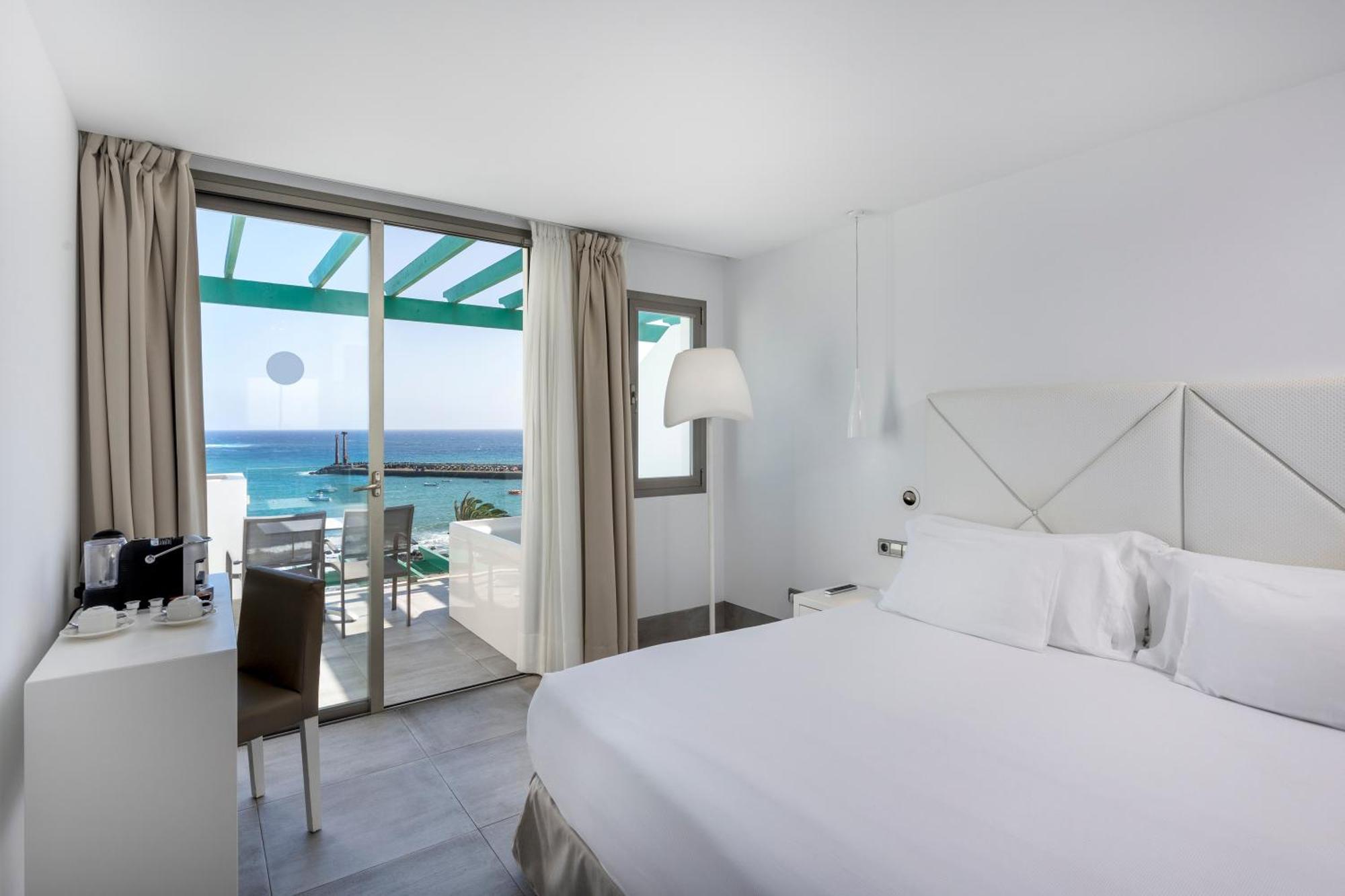 Barcelo Teguise Beach - Adults Only Costa Teguise Bagian luar foto