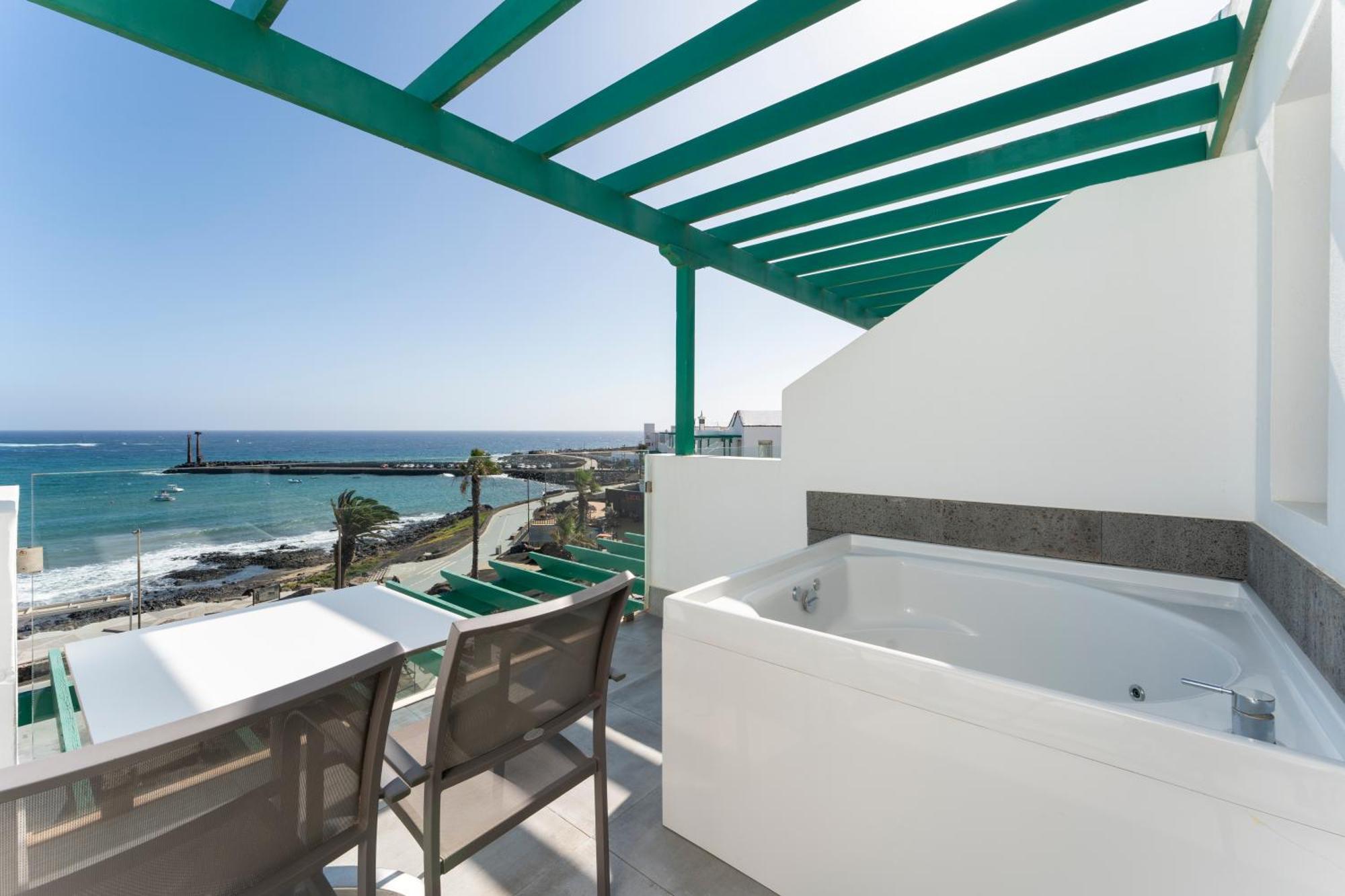Barcelo Teguise Beach - Adults Only Costa Teguise Bagian luar foto